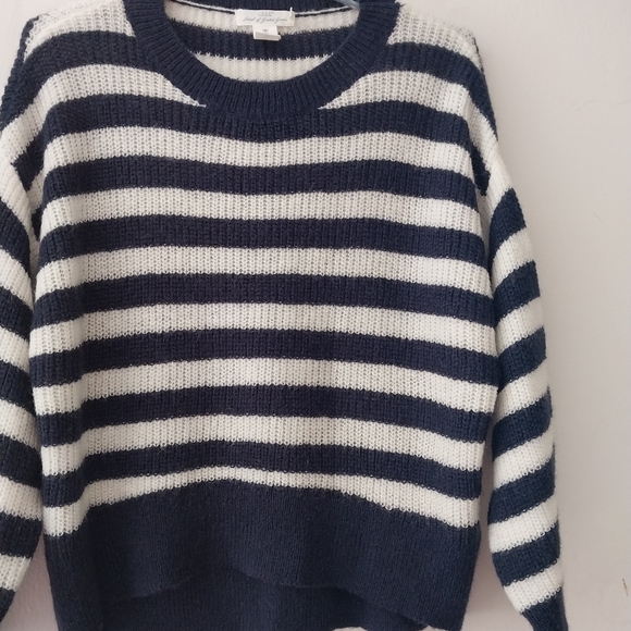 H&M  Crewneck Loose-Knit Sweater Size: L Color: Blue/ White  Stripe - Picture 8 of 10